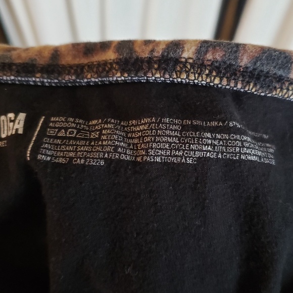 PINK Victoria's secret small cheetah print yoga - Picture 4 of 5